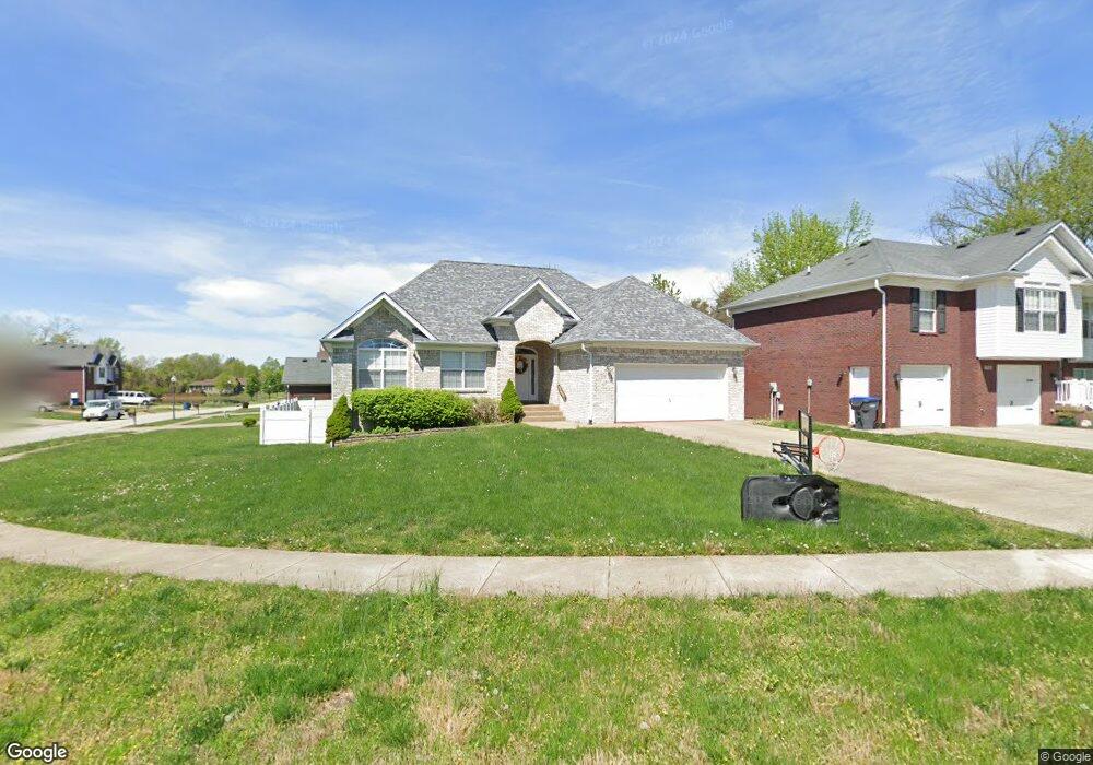 7424 Apple Mill Dr, Louisville, KY 40228 - photo 1