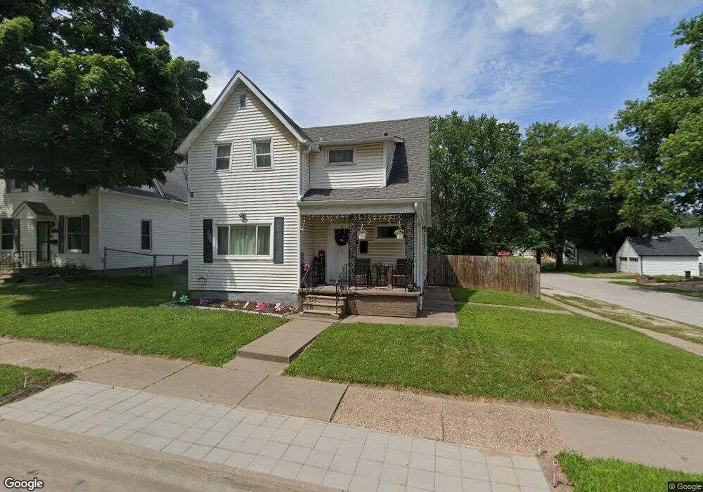1102 Minnie Ave, Davenport, IA 52802 - photo 1