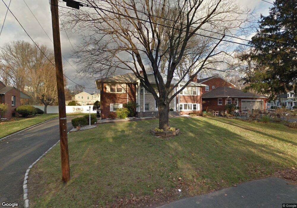 541 Dona Ln, Scotch Plains, NJ 07076 - photo 1