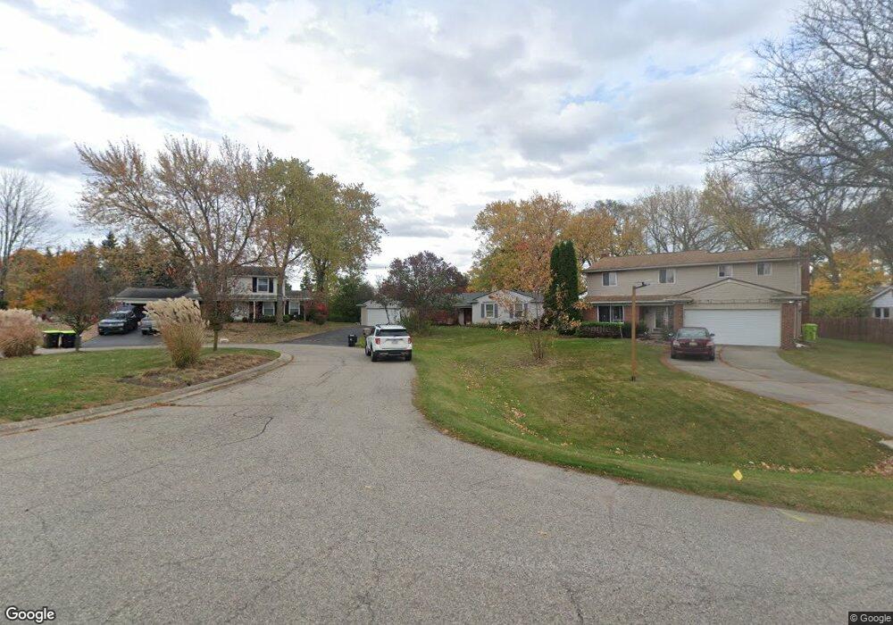 6565 Beverly Crest Dr, West Bloomfield, MI 48322 - photo 1