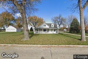 303 2nd St, Hull, IA 51239
