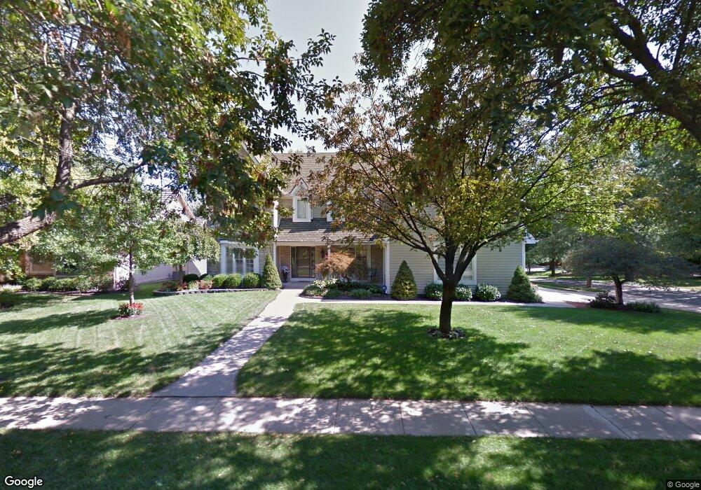 8021 Lingle Ln, Lenexa, KS 66215 - photo 1
