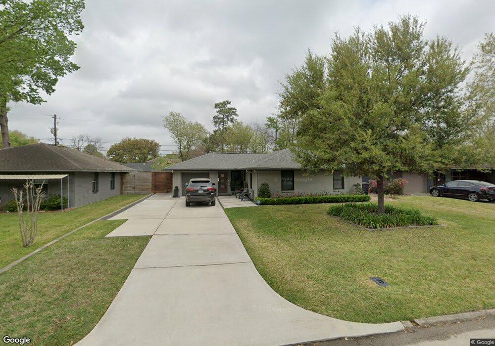 2010 Saxon Dr, Houston, TX 77018 - photo 1