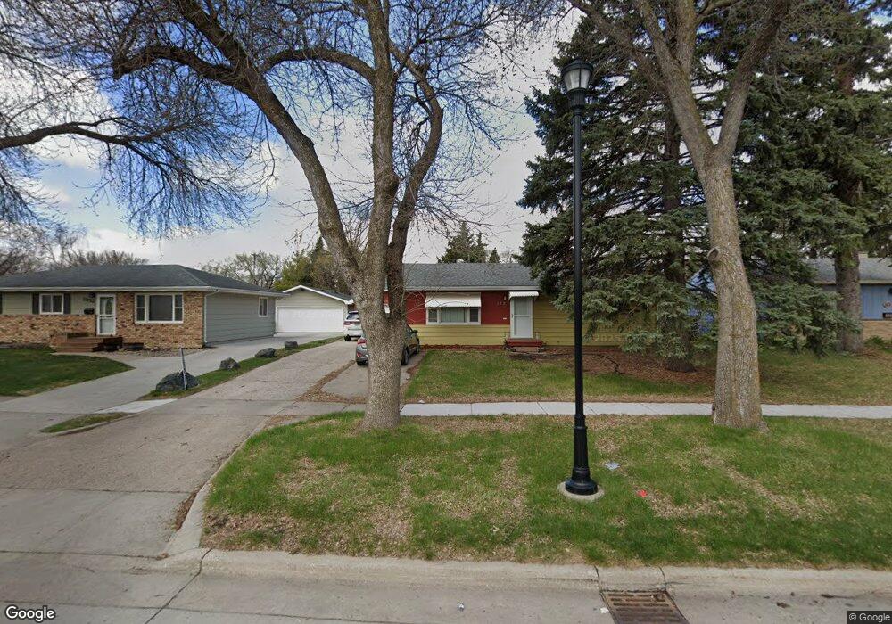 1829 14th St S, Fargo, ND 58103 - photo 1