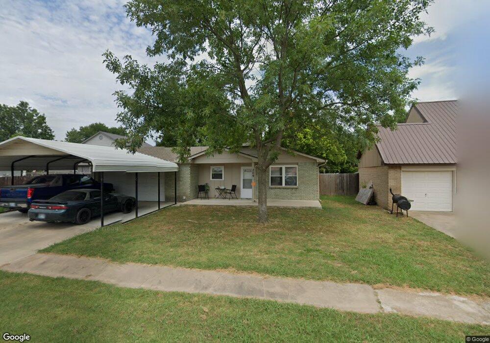 209 E Forrest St, Skiatook, OK 74070 - photo 1