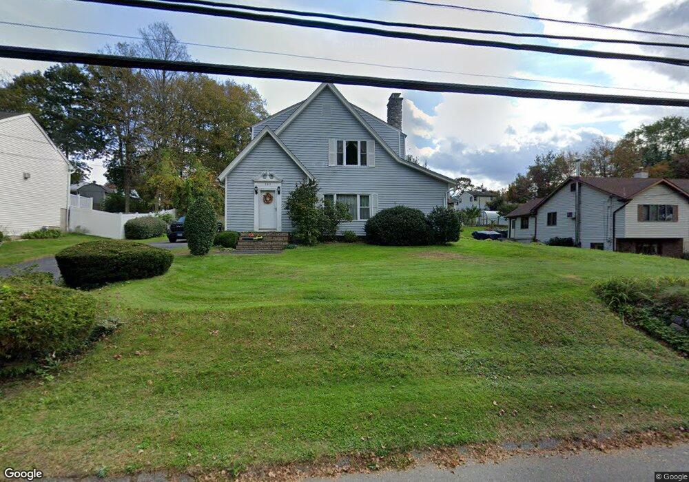 383 Bradley Ave, Waterbury, CT 06708 - photo 1