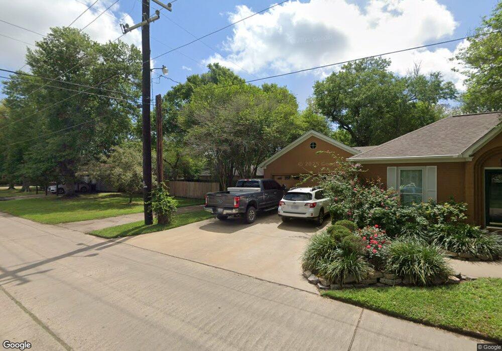 2908 Avenue I, Bay City, TX 77414 - photo 1