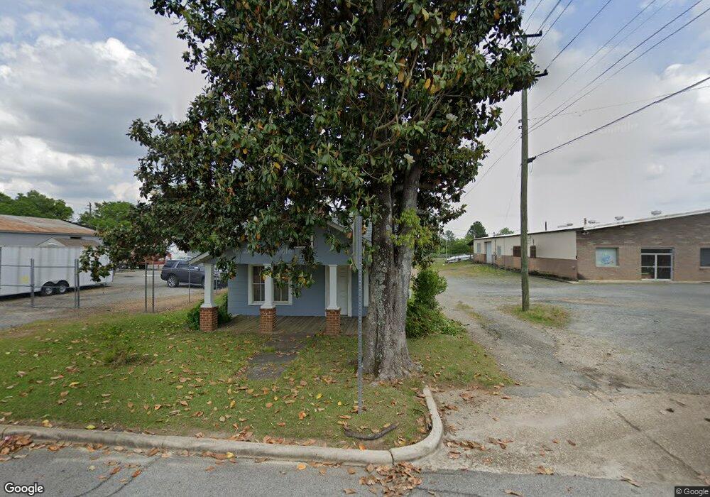 215 N Grant St, Fitzgerald, GA 31750 - photo 1