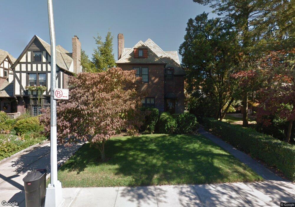 6949 Ingram St, Forest Hills, NY 11375 - photo 1