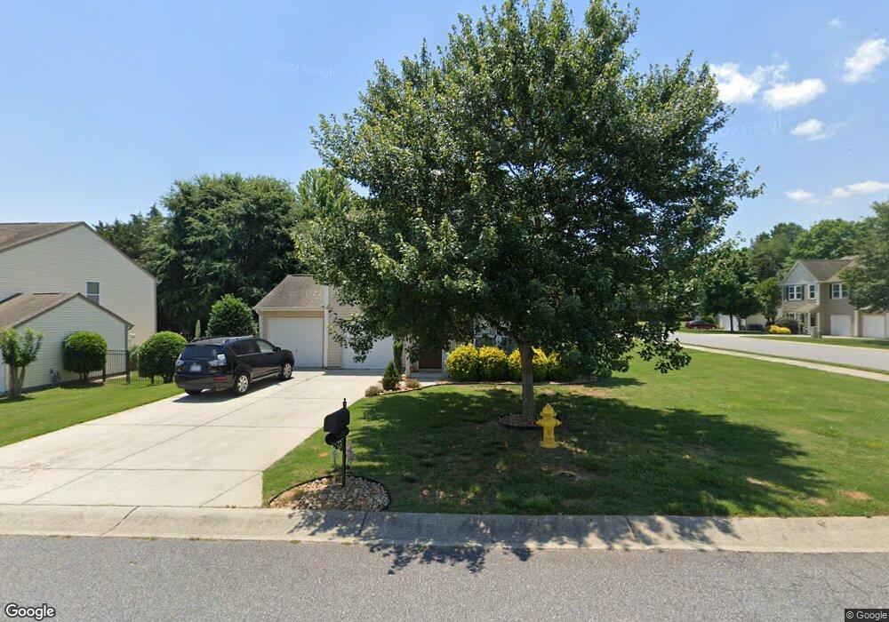1404 Commonwealth Ave, Statesville, NC 28677 - photo 1