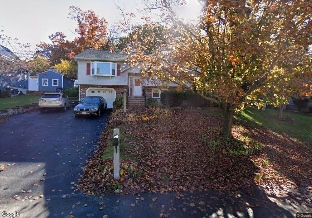 11 Briarwood Rd, Woburn, MA 01801 - photo 1