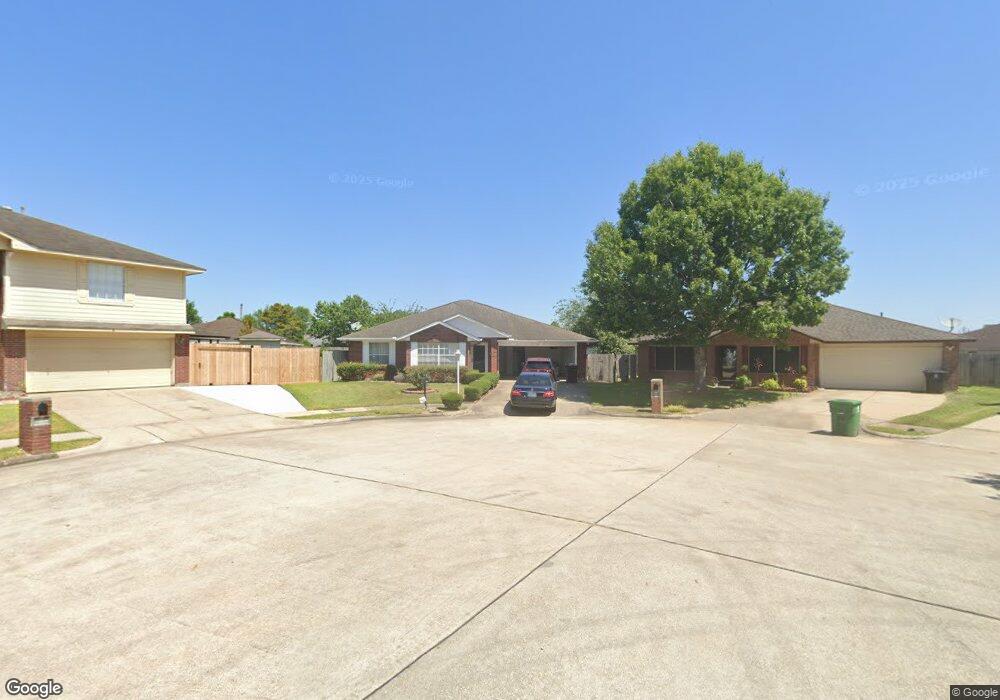 10906 Malden Dr, Houston, TX 77075 - photo 1