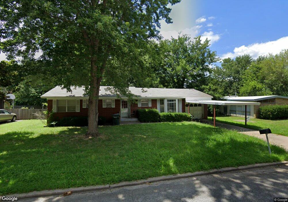 1209 N Cherokee Ave, Claremore, OK 74017 - photo 1