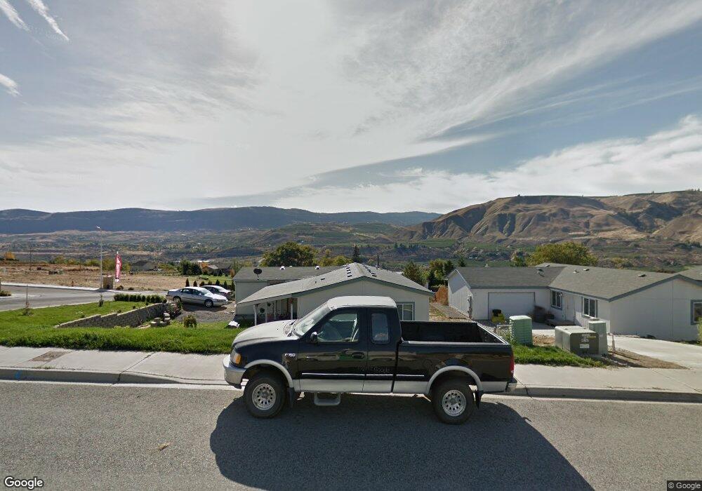 697 S Larch Ave, East Wenatchee, WA 98802 - photo 1