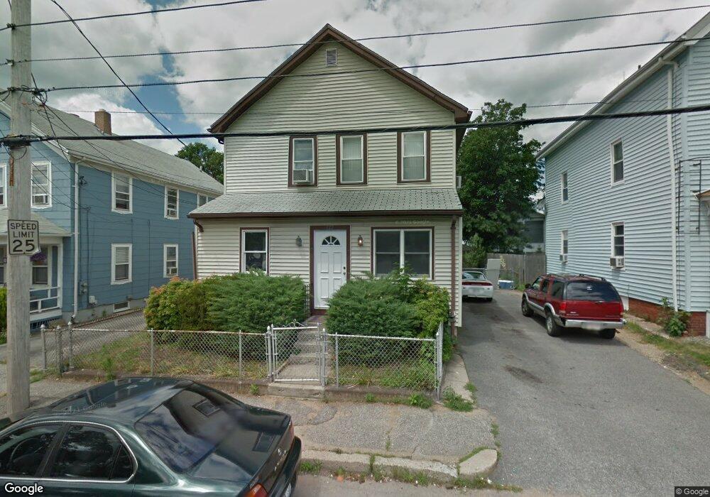 122 Mendon Ave, Pawtucket, RI 02861 - photo 1