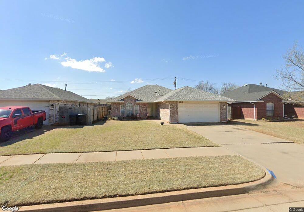 1013 N Avery Dr, Moore, OK 73160 - photo 1