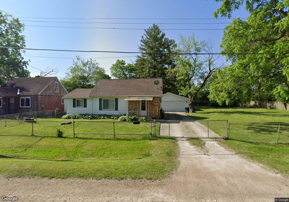 1111 W Yale Ave, Flint, MI 48505 - photo 1