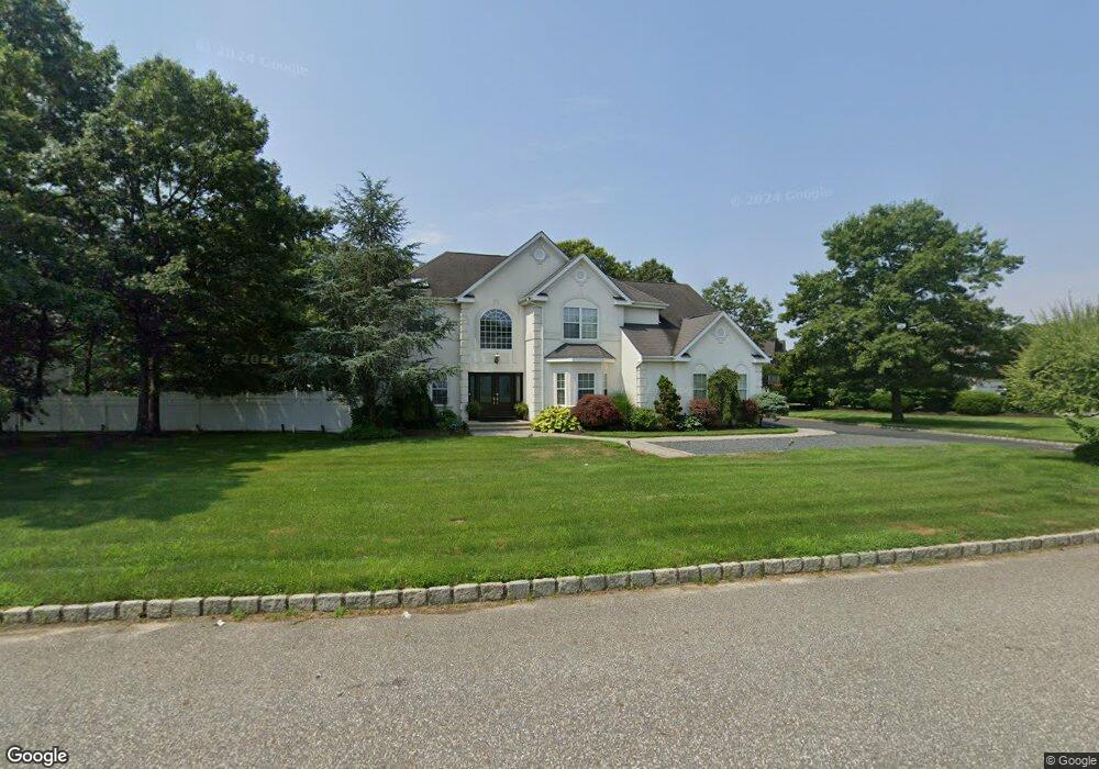 32 Jordan Dr, Medford, NY 11763 - photo 1