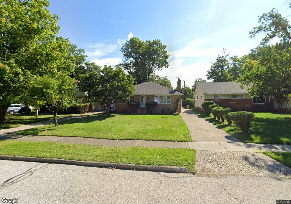 24429 Effingham Blvd, Euclid, OH 44117 - photo 1