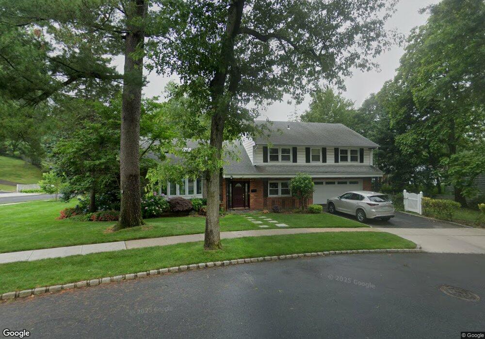 12 Lincoln Rd, Great Neck, NY 11021 - photo 1