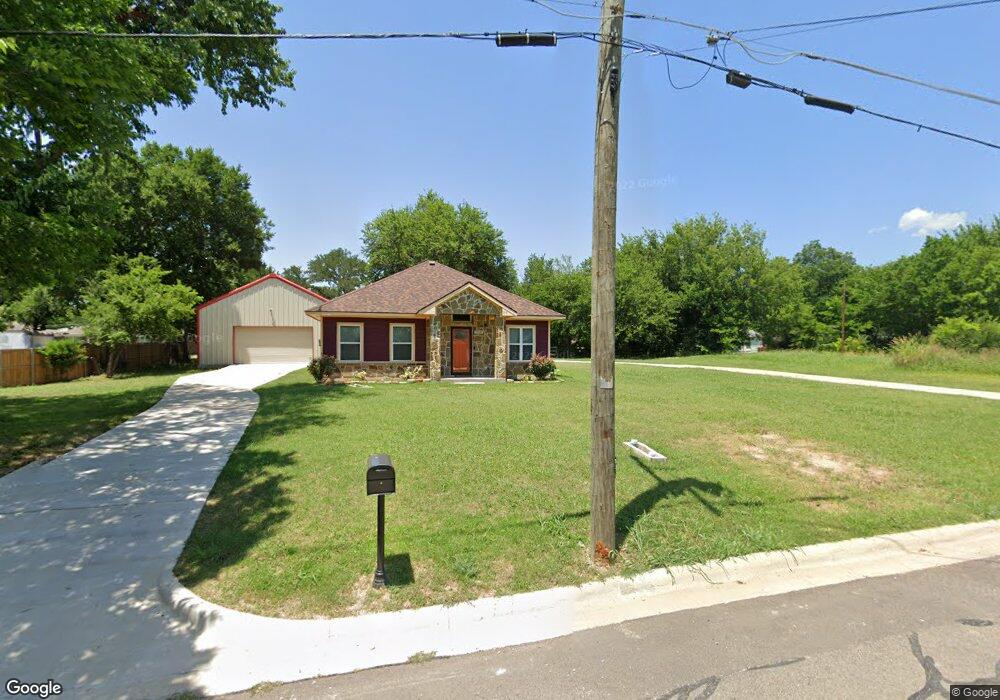715 E 5th St, Bonham, TX 75418 - photo 1