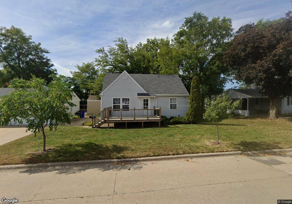 705 29th St SE, Cedar Rapids, IA 52403 - photo 1