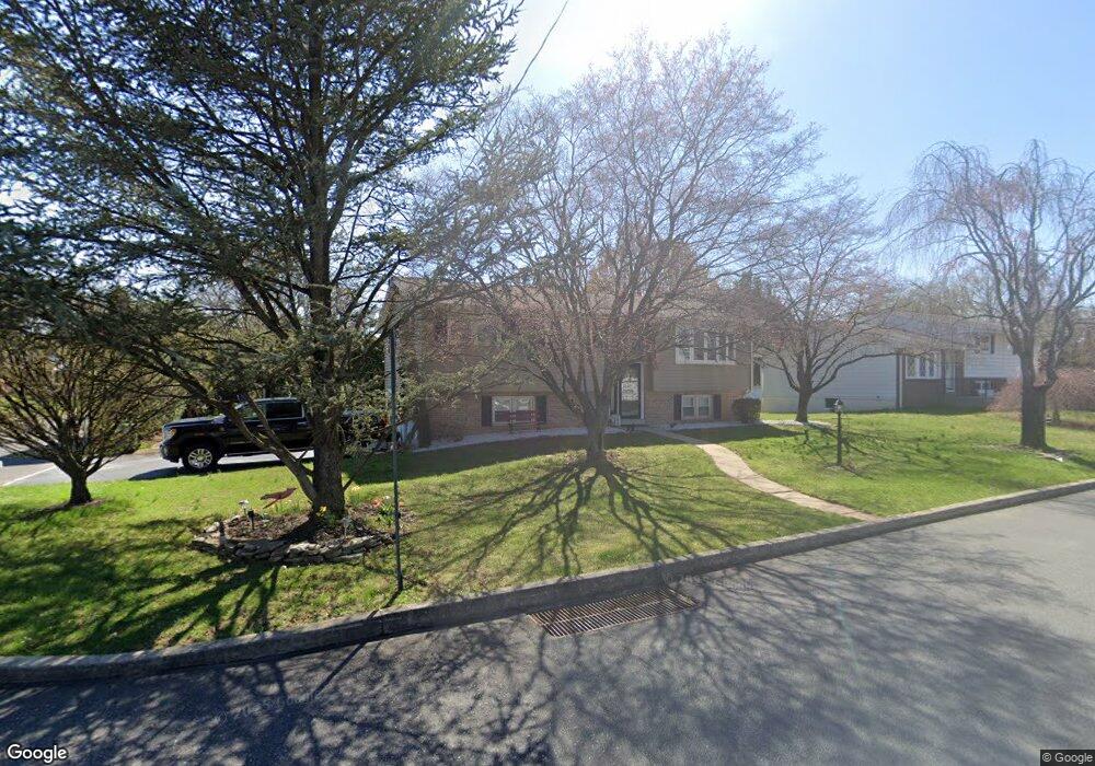 4720 Green Tree Rd, Reading, PA 19606 - photo 1