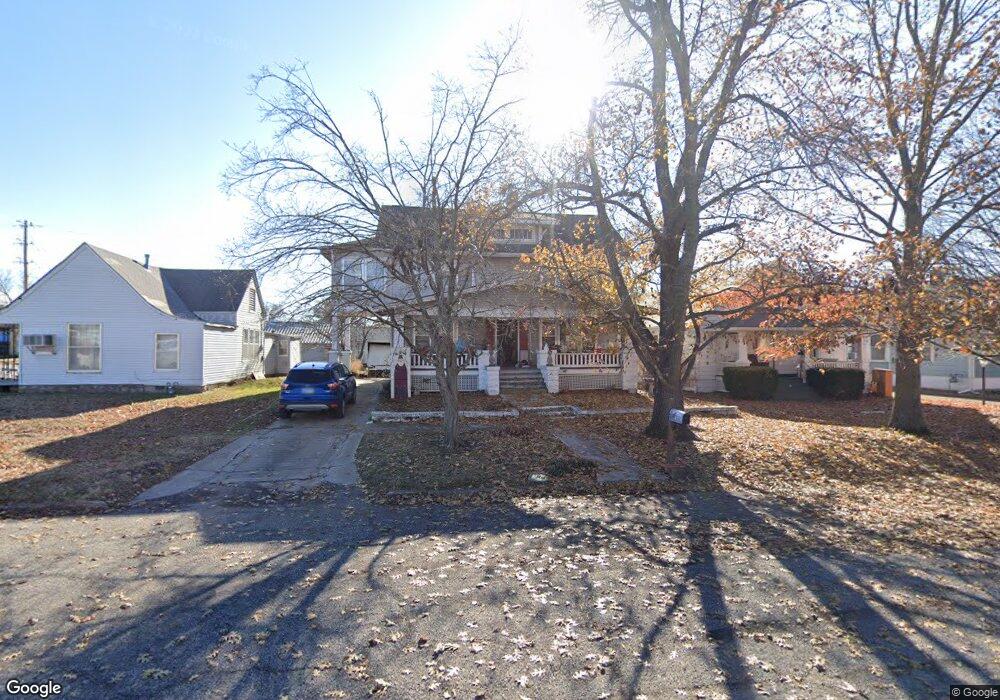 2608 Broadway Ave, Parsons, KS 67357 - photo 1