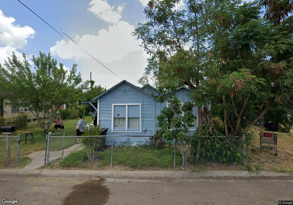 220 N Pino St, Weslaco, TX 78596 - photo 1