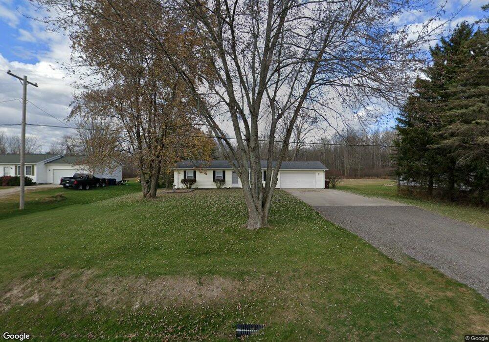3423 E Hubbard Rd, Midland, MI 48642 - photo 1