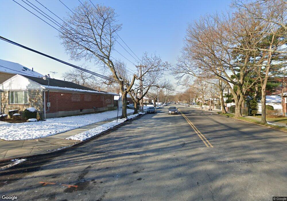 7000 172nd St, Fresh Meadows, NY 11365 - photo 1