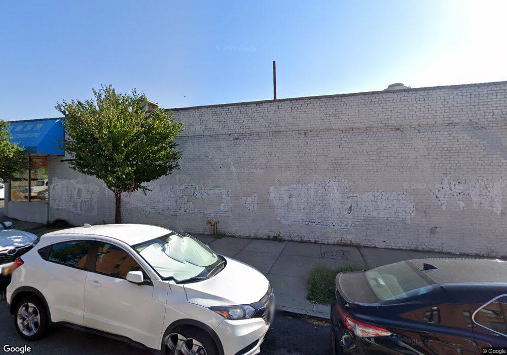 61-3x 183 St, Fresh Meadows, NY 11365 - photo 1