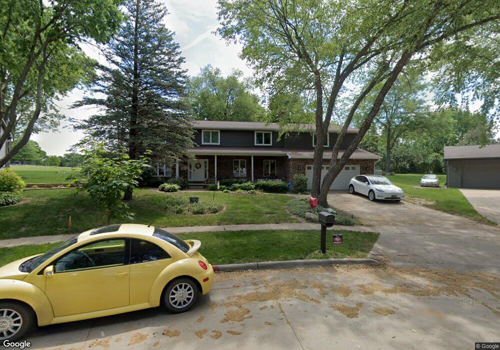 1458 Laurel Cir, Cedar Falls, IA 50613 - photo 1