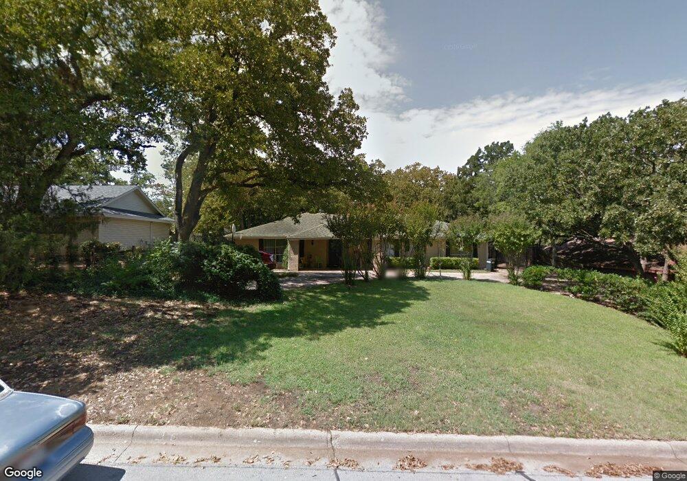 1502 Woodridge Cir, Euless, TX 76040 - photo 1