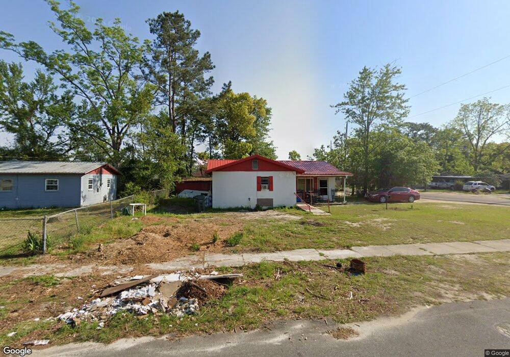 402 Hickory St, Douglas, GA 31533 - photo 1
