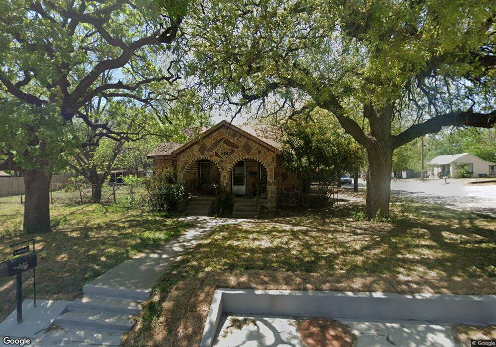 713 N Rusk St, Weatherford, TX 76086 - photo 1