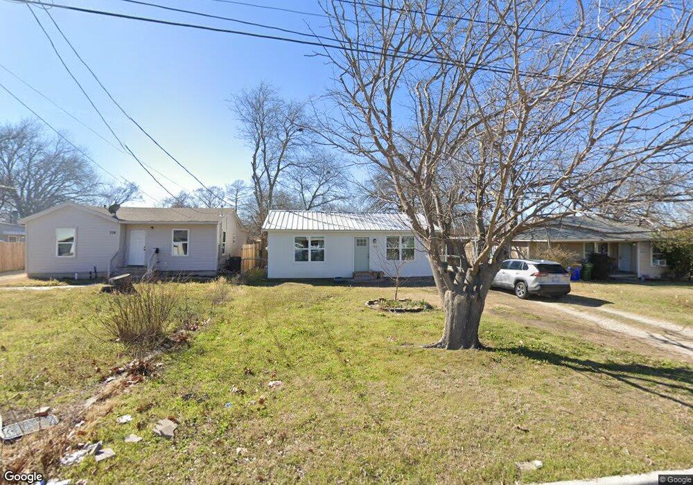 304 Pemberton Dr, Fort Worth, TX 76108 - photo 1