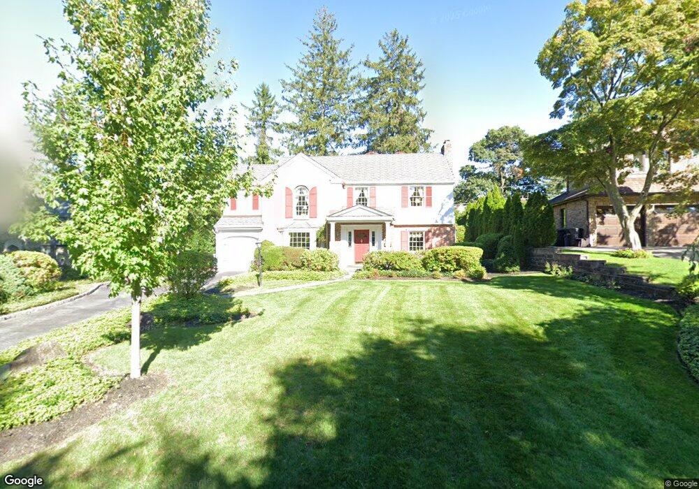 78 Pickwick Rd, Manhasset, NY 11030 - photo 1