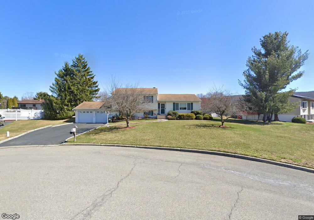 6 Dover Ct, Washingtonville, NY 10992 - photo 1