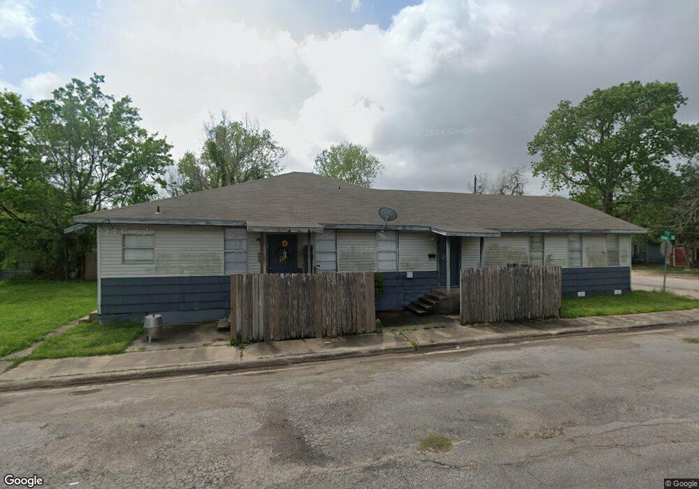 1801 Pine Ave, Bay City, TX 77414 - photo 1