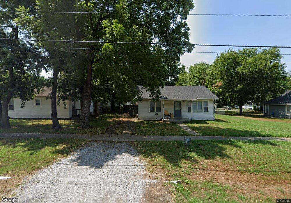 321 E 1st St, Claremore, OK 74017 - photo 1