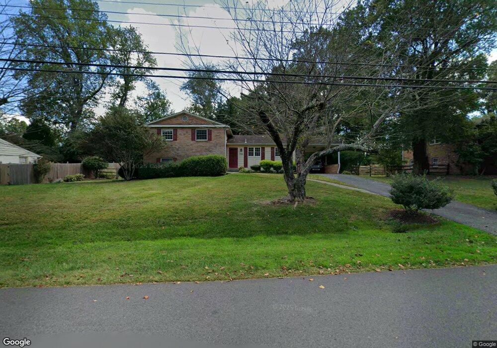 7904 Cindy Ln, Bethesda, MD 20817 - photo 1