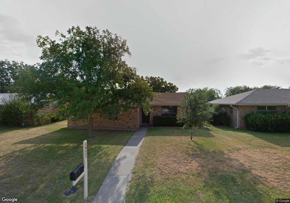 1921 Arkansas St, Gainesville, TX 76240 - photo 1