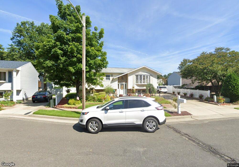 4 Kelly Ct, Middlesex, NJ 08846 - photo 1