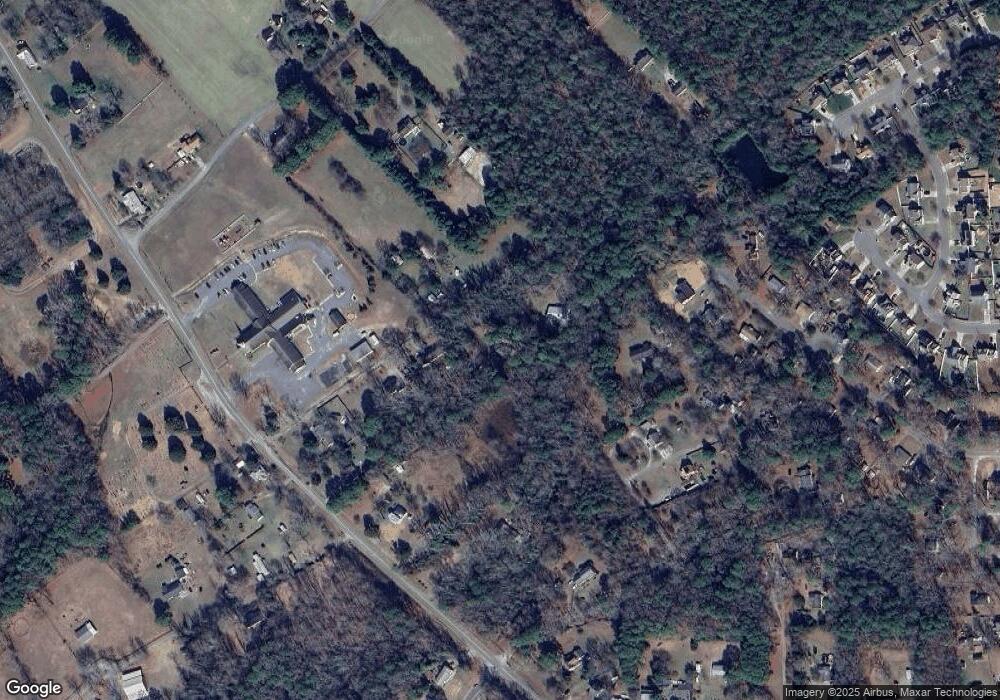 6732 Ivy Ln, Hayes, VA 23072 - photo 1