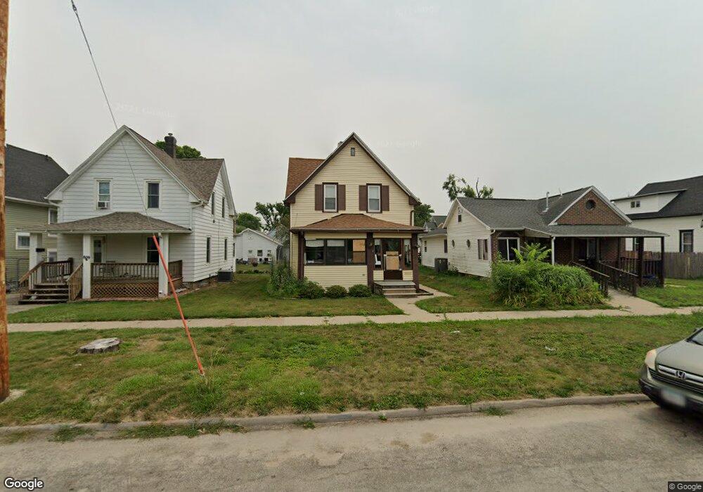 815 9th St SW, Cedar Rapids, IA 52404 - photo 1