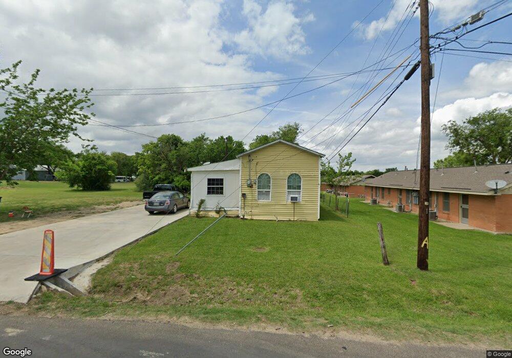414 E Lake St, Ennis, TX 75119 - photo 1