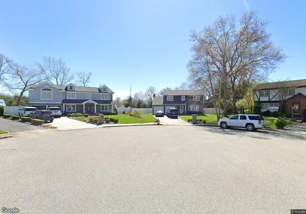 23 Cornell Dr S, ComMacK, NY 11725 - photo 1