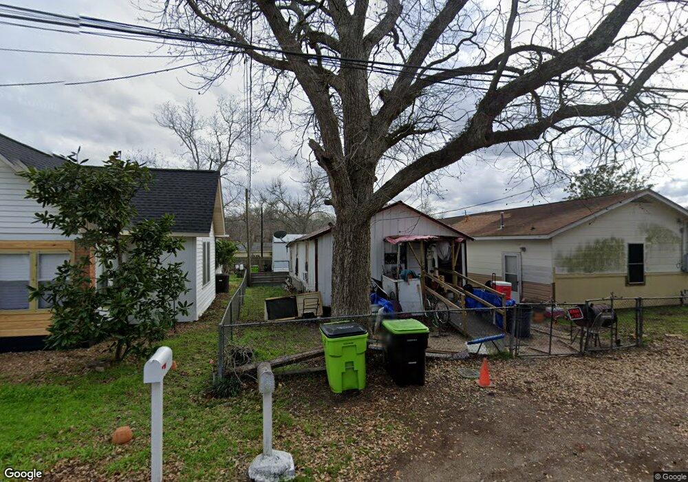 609 Fannin St, Richmond, TX 77469 - photo 1
