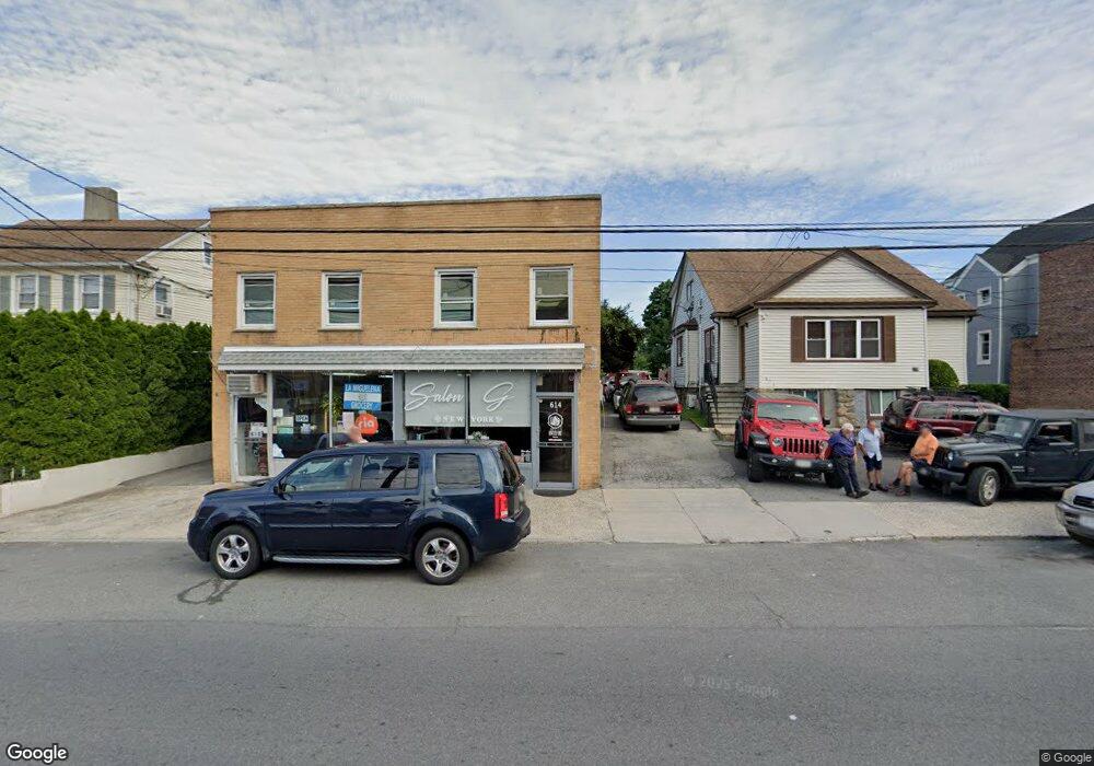 614 Halstead Ave unit right side, Mamaroneck, NY 10543 - photo 1